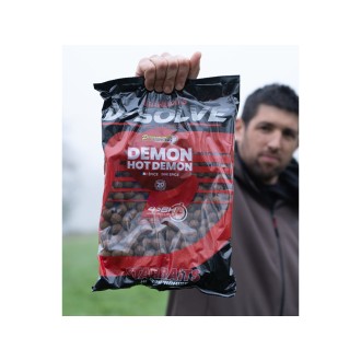 STARBAITS Rozpustné boilie D-Solve Boilies Hot Demon 2.5kg 20mm