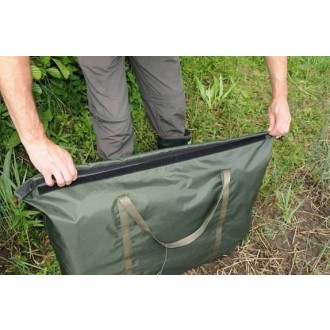 STRATEGY Podložka Dewdrop Unhooking Mat + Stinksack 135 x 85 cm